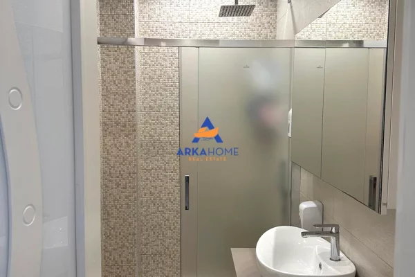 Shtepi me qera Apartament ne Tirane, 2+1, Mobilimi E mobiluar, Pagesa 900  Euro.