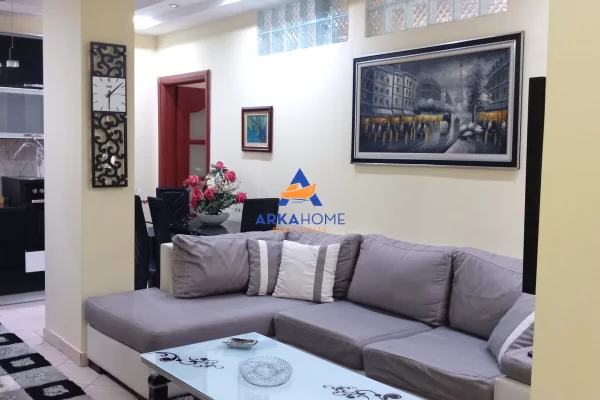 Shtepi me qera 3+1 ne Tirane - 800 Euro