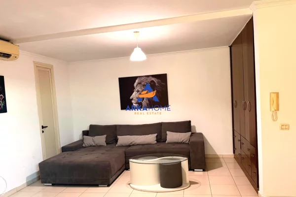 JEPET APARTAMENT ME QERA 1+1+BALLKON "RRUGA FORTUZI" 50.000 LEKE