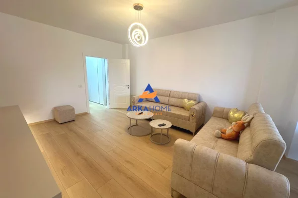 Shtepi me qera Apartament ne Tirane, 2+1, Mobilimi E mobiluar, Pagesa 1,000  Euro.