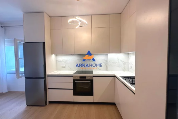 Shtepi me qera Apartament ne Tirane, 2+1, Mobilimi E mobiluar, Pagesa 1,000  Euro.
