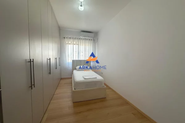 Shtepi me qera Apartament ne Tirane, 2+1, Mobilimi E mobiluar, Pagesa 1,000  Euro.