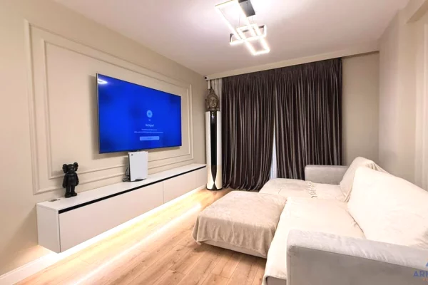 Shtepi me qera 2+1 ne Tirane - 1,200 Euro