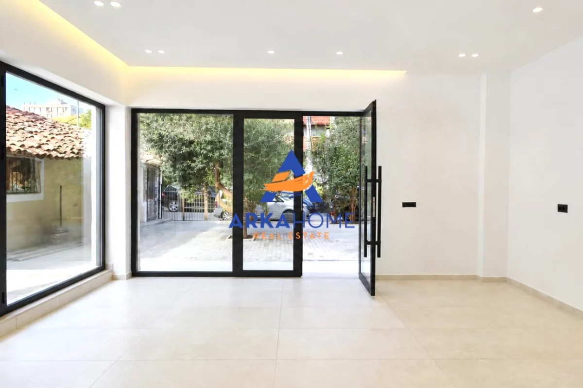 SHITET NJESI TREGTARE 50 M2 "RRUGA THANAS ZIKO" 188.000 EURO