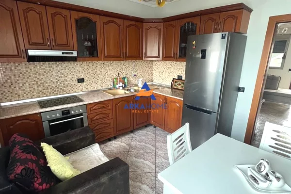 Shtepi me qera Apartament ne Tirane, 2+1, Mobilimi E mobiluar, Pagesa 548  Euro.