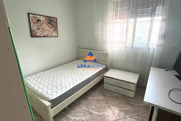 Shtepi me qera Apartament ne Tirane, 2+1, Mobilimi E mobiluar, Pagesa 548  Euro.
