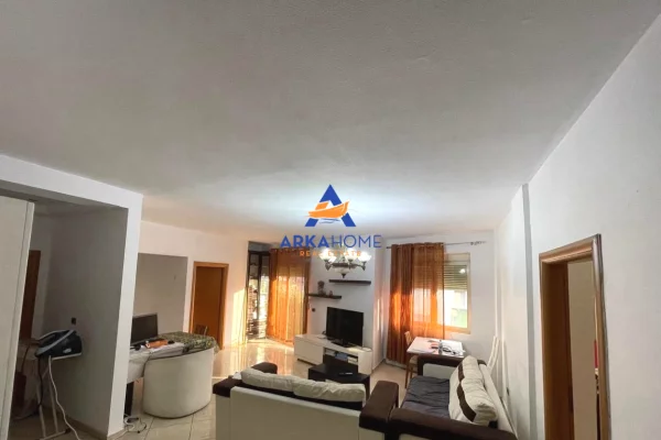 Shtepi me qera Apartament ne Tirane, 2+1, Mobilimi E mobiluar, Pagesa 657  Euro.