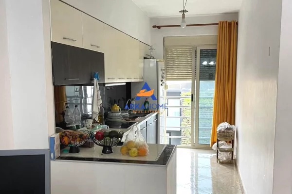 Shtepi me qera Apartament ne Tirane, 2+1, Mobilimi E mobiluar, Pagesa 657  Euro.