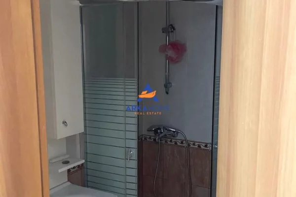 Shtepi me qera Apartament ne Tirane, 2+1, Mobilimi E mobiluar, Pagesa 657  Euro.