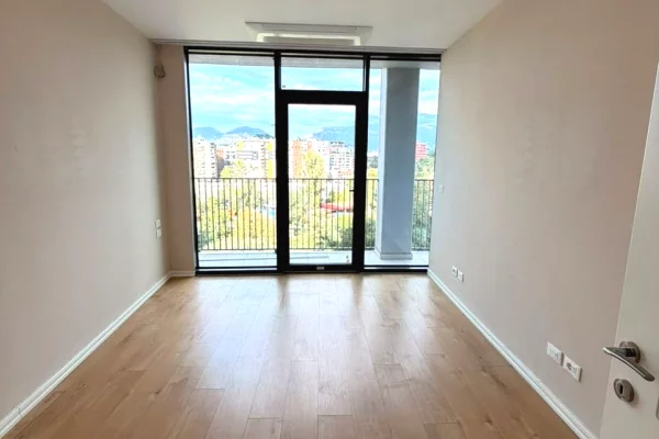 Shtepi me qera Apartament ne Tirane, 2+1, Mobilimi Pjeserisht e mobiluar, Pagesa 1,600  Euro.
