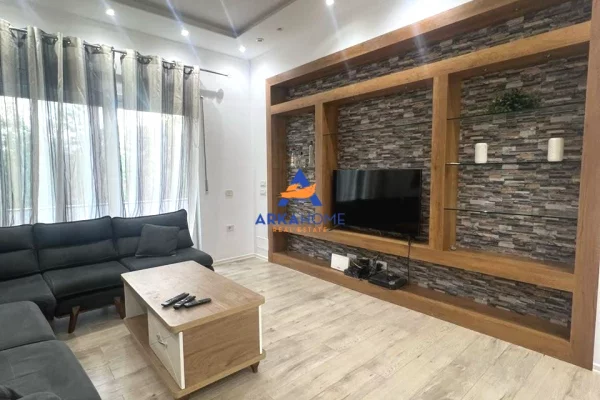 Shtepi me qera Apartament ne Tirane, 3+1, Mobilimi E mobiluar, Pagesa 983  Euro.