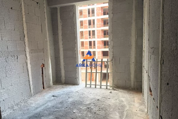 Shtepi ne shitje Apartament ne Tirane, 1+1, Mobilimi Bosh, pa mobiluar, Pagesa 160,550  Euro.