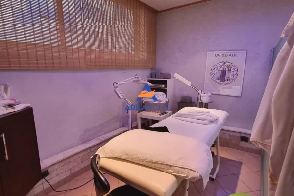 SHITET AMBIENT 148 M2 ME 2 KATE "MINE PEZA / RRUGA E DURRESIT" 420000 EURO
