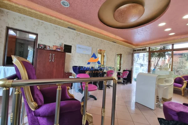 SHITET AMBIENT 148 M2 ME 2 KATE "MINE PEZA / RRUGA E DURRESIT" 420000 EURO