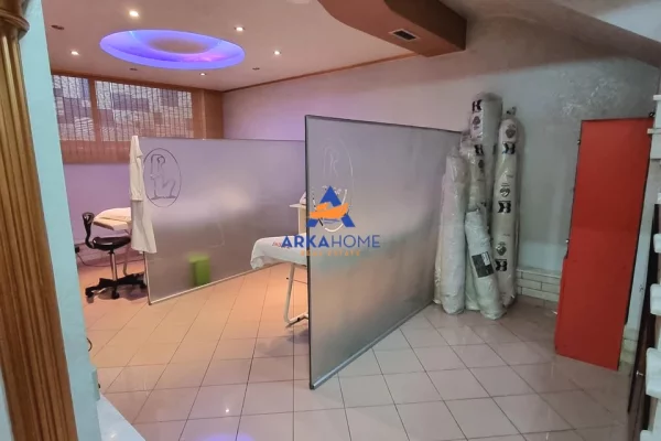 SHITET AMBIENT 148 M2 ME 2 KATE "MINE PEZA / RRUGA E DURRESIT" 420000 EURO