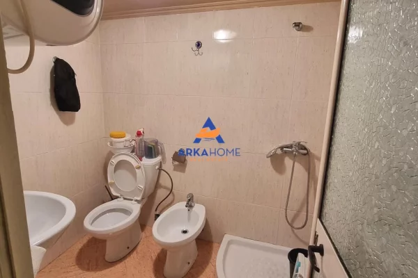 SHITET AMBIENT 148 M2 ME 2 KATE "MINE PEZA / RRUGA E DURRESIT" 420000 EURO