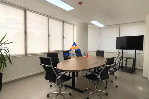 JEPET ZYRE ME QERA 370 M2 "SHKODER" CMIMI SIPAS KERKESES