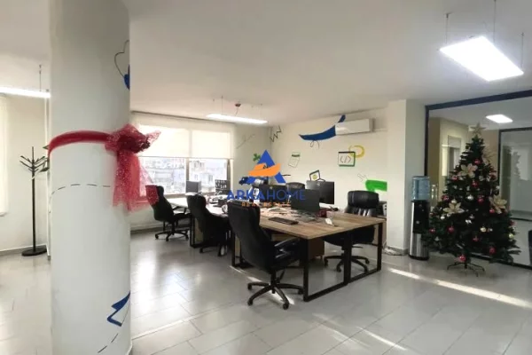 JEPET ZYRE ME QERA 370 M2 "SHKODER" CMIMI SIPAS KERKESES