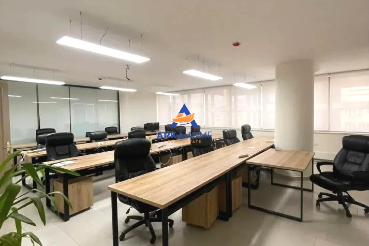 JEPET ZYRE ME QERA 370 M2 "SHKODER" CMIMI SIPAS KERKESES