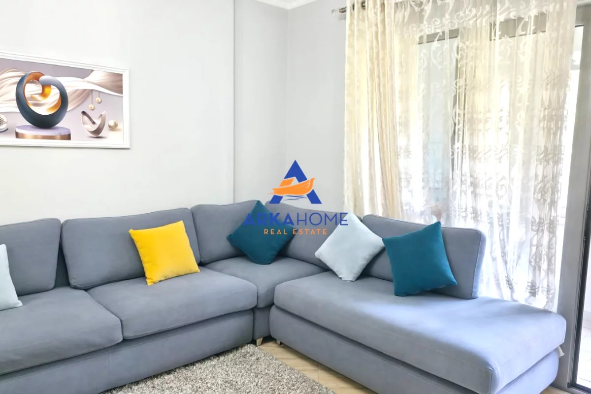 Shtepi ne shitje Apartament ne Tirane, 2+1, Mobilimi E mobiluar, Pagesa 200,000  Euro.