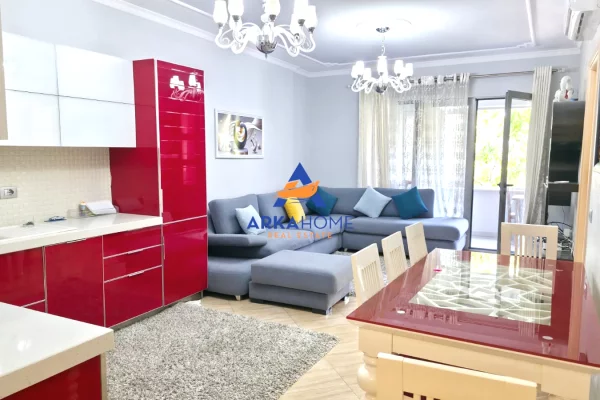 Shtepi ne shitje Apartament ne Tirane, 2+1, Mobilimi E mobiluar, Pagesa 200,000  Euro.