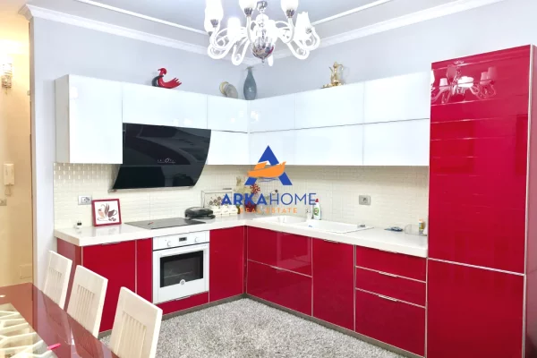 Shtepi ne shitje Apartament ne Tirane, 2+1, Mobilimi E mobiluar, Pagesa 200,000  Euro.