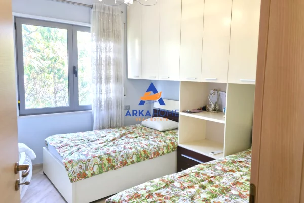 Shtepi ne shitje Apartament ne Tirane, 2+1, Mobilimi E mobiluar, Pagesa 200,000  Euro.