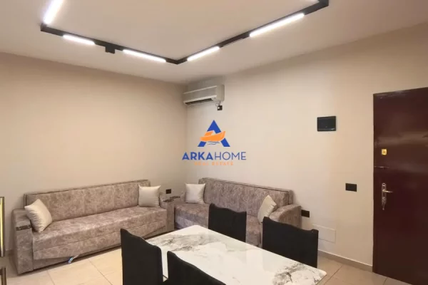 Shtepi me qera Apartament ne Tirane, 1+1, Mobilimi E mobiluar, Pagesa 655  Euro.