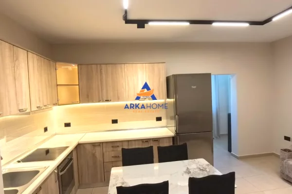 Shtepi me qera Apartament ne Tirane, 1+1, Mobilimi E mobiluar, Pagesa 655  Euro.