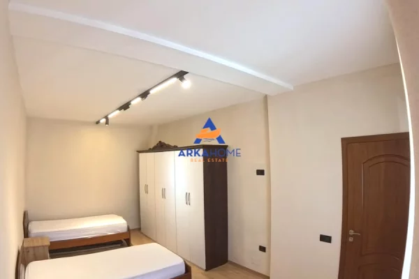 Shtepi me qera Apartament ne Tirane, 1+1, Mobilimi E mobiluar, Pagesa 655  Euro.