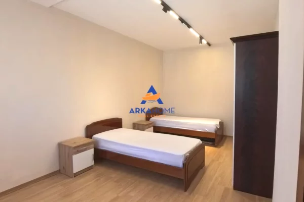 Shtepi me qera Apartament ne Tirane, 1+1, Mobilimi E mobiluar, Pagesa 655  Euro.