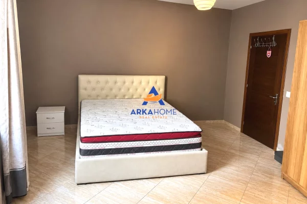 Shtepi ne shitje Apartament ne Tirane, 2+1, Mobilimi E mobiluar, Pagesa 187,978  Euro.