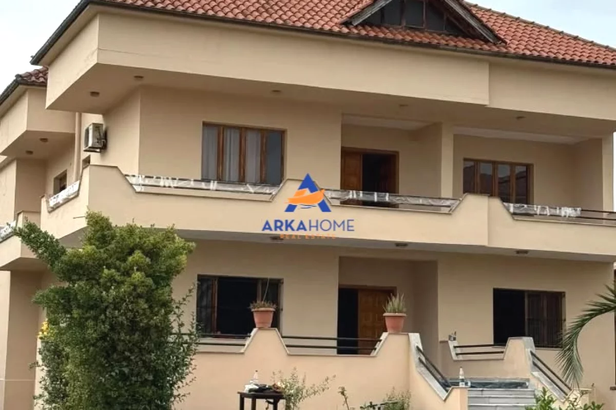 Shtepi me qera Shtepi Private ne Tirane, 7+1, Mobilimi Pjeserisht e mobiluar, Pagesa 2,000  Euro.