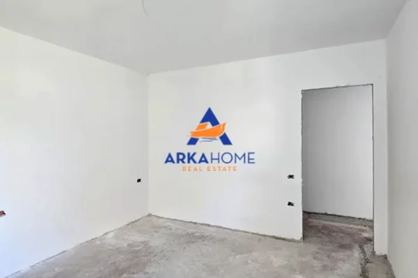 Shtepi ne shitje Apartament ne Tirane, 2+1, Mobilimi Bosh, pa mobiluar, Pagesa 196,506  Euro.