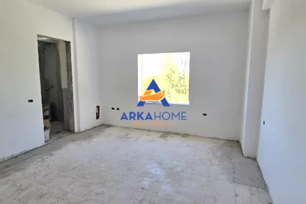Shtepi ne shitje Apartament ne Tirane, 2+1, Mobilimi Bosh, pa mobiluar, Pagesa 196,506  Euro.