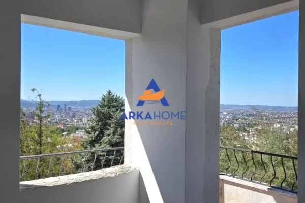 Shtepi ne shitje Apartament ne Tirane, 2+1, Mobilimi Bosh, pa mobiluar, Pagesa 196,506  Euro.