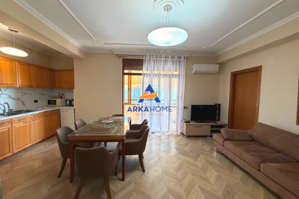 Shtepi me qera Apartament ne Tirane, 4+1, Mobilimi E mobiluar, Pagesa 1,419  Euro.