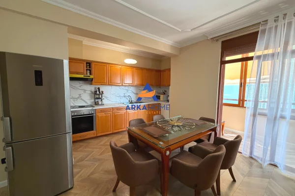 Shtepi me qera Apartament ne Tirane, 4+1, Mobilimi E mobiluar, Pagesa 1,419  Euro.