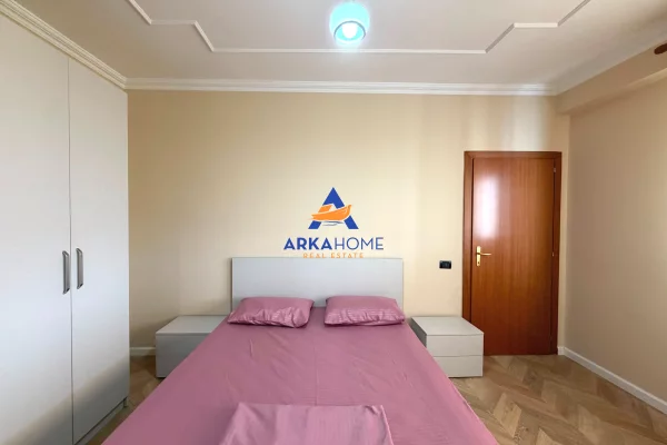 Shtepi me qera Apartament ne Tirane, 4+1, Mobilimi E mobiluar, Pagesa 1,419  Euro.
