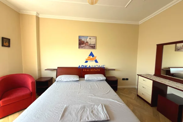 Shtepi me qera Apartament ne Tirane, 4+1, Mobilimi E mobiluar, Pagesa 1,419  Euro.