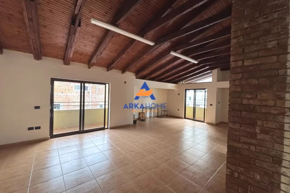 JEPET ME QIRA AMBIENT BIZNESI 100 M2 "RRUGA SAMI FRASHERI" 1200 EURO