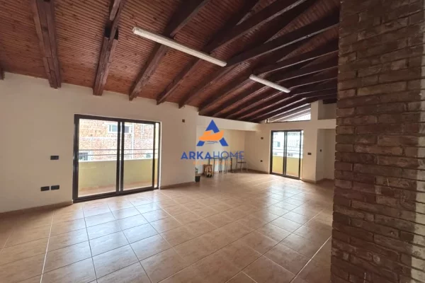 JEPET ME QIRA AMBIENT BIZNESI 100 M2 "RRUGA SAMI FRASHERI" 1200 EURO