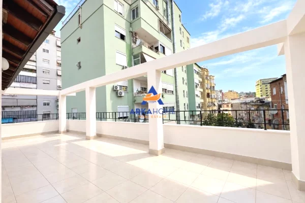 JEPET ME QIRA AMBIENT BIZNESI 100 M2 "RRUGA SAMI FRASHERI" 1200 EURO