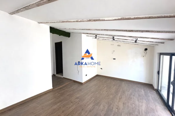 Shtepi ne shitje Apartament ne Tirane, 1+1, Mobilimi Bosh, pa mobiluar, Pagesa 196,506  Euro.
