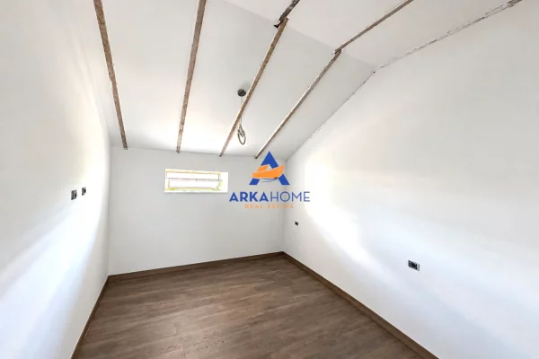 Shtepi ne shitje Apartament ne Tirane, 1+1, Mobilimi Bosh, pa mobiluar, Pagesa 196,506  Euro.