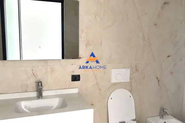 Shtepi ne shitje Apartament ne Tirane, 1+1, Mobilimi Bosh, pa mobiluar, Pagesa 196,506  Euro.