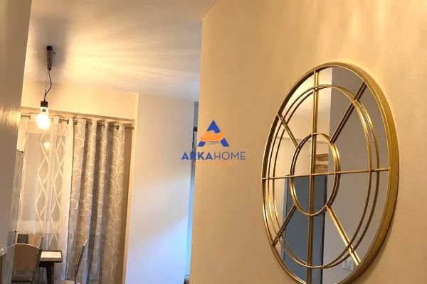 Shtepi me qera Apartament ne Tirane, 1+1, Mobilimi E mobiluar, Pagesa 818  Euro.