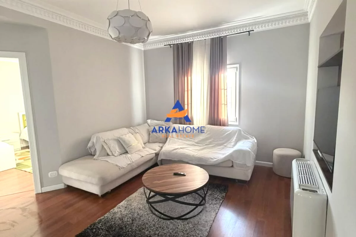 Shtepi me qera Apartament ne Tirane, 2+1, Mobilimi E mobiluar, Pagesa 818  Euro.