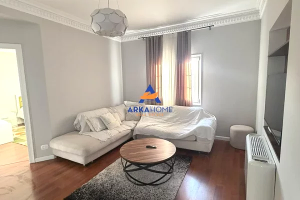 Shtepi me qera 2+1 ne Tirane - 818 Euro