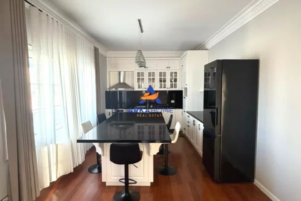 Shtepi me qera Apartament ne Tirane, 2+1, Mobilimi E mobiluar, Pagesa 818  Euro.